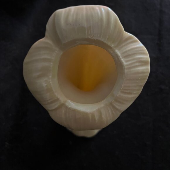 Vintage Belleek/Ireland Porcelain Flower Vase* - Picture 5 of 9